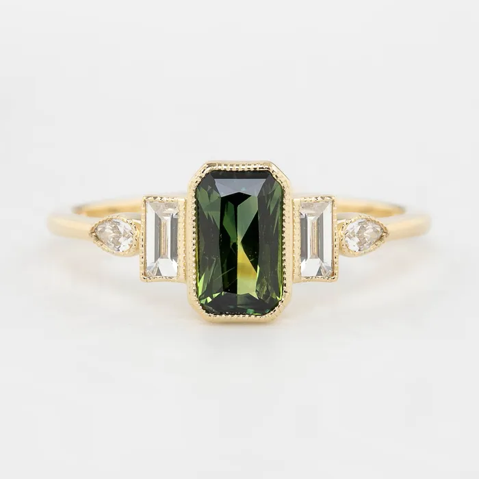 Envero Jewelry Rings Edith Setting EmeraldRadiant cut