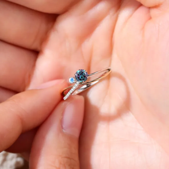 PENFINE Rings 5mm Dainty round alexandrite ring Unique moonstone alexandrite engagement ring split shank Delicate June birthstone wedding ring for women