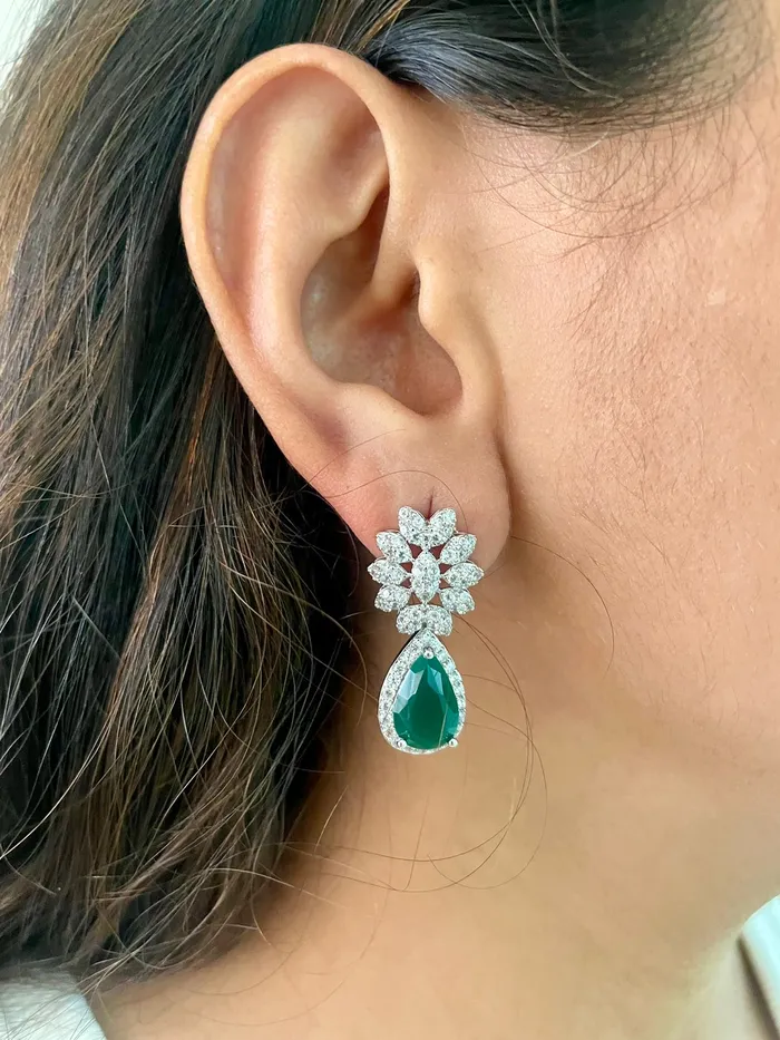 PRERTO ECOMMERCE PRIVATE LIMITED Emerald Pine Drops Diamond Necklace Set Necklaces