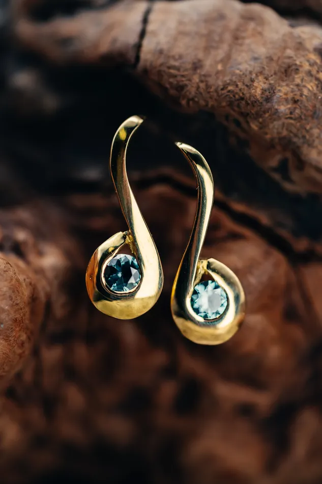 Art FX fine jewelry Earrings 18k Yellow Gold Custom Montana Sapphire Drop Earrings Art FX fine jewelry Earrings 18k Yellow Gold Custom Montana Sapphire Drop Earrings