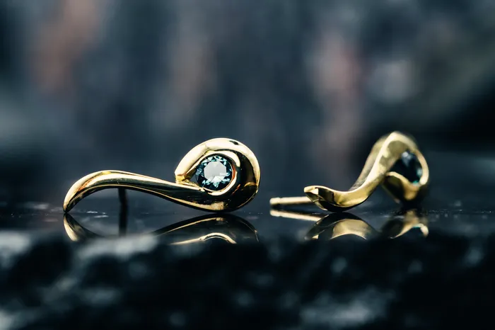 Art FX fine jewelry Earrings 18k Yellow Gold Custom Montana Sapphire Drop Earrings