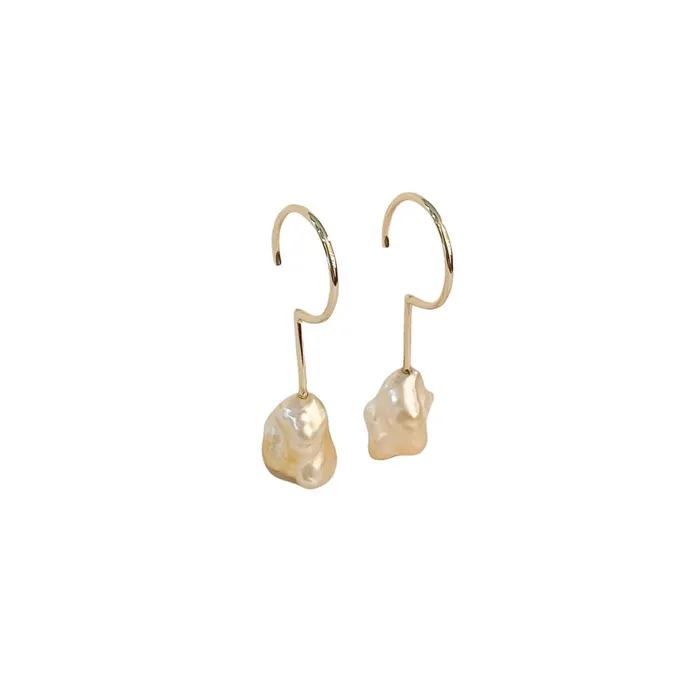 Simple Keshi Golden Small 14 kt gold earrings Joanna Jablko Jewelry Earrings Simple Keshi Golden Small 14 kt gold earrings Joanna Jablko Jewelry Earrings