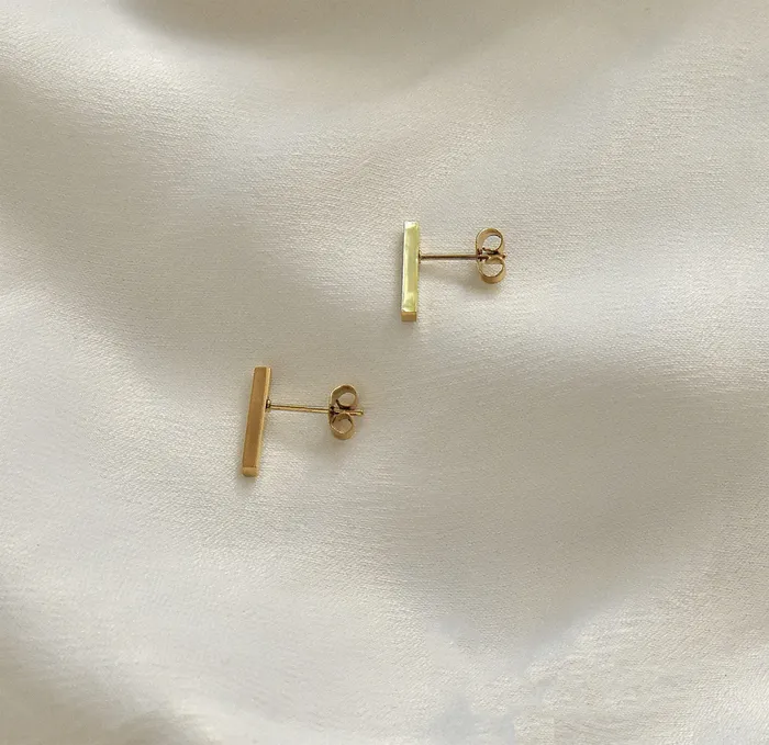 18K GOLD LONG BAR STUD EARRING SAMPLE Mai Dsire Earrings