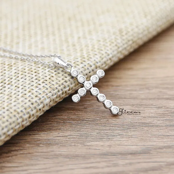 925 Sterling Silver CZ Cross Pendant Necklace Glitters Necklaces