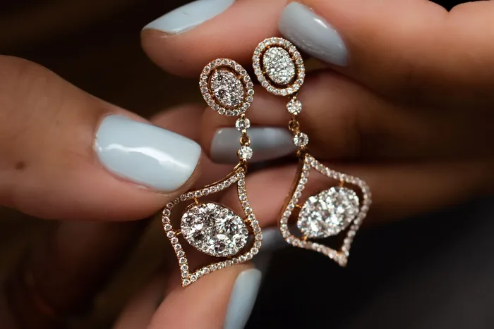 crown Jewels and Coin 374 ctw Post Drop Diamond Earrings Earrings