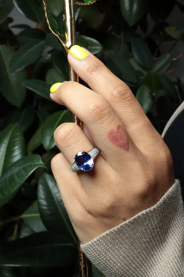 Crown Jewels Coin Rings 51 ct Tanzanite and Diamond Ring Crown Jewels Coin Rings 51 ct Tanzanite and Diamond Ring
