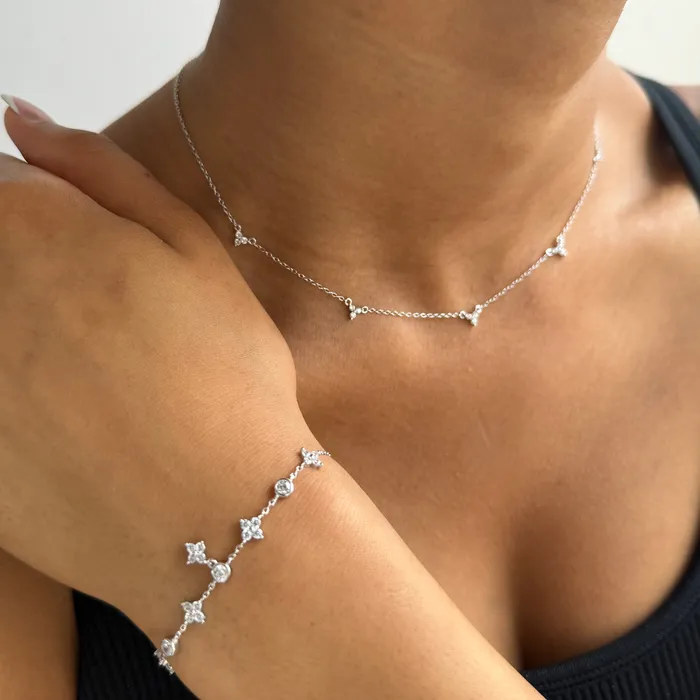 Necklaces Seola Jewelry Dainty Clover Necklace and Bracelet GIFT SET