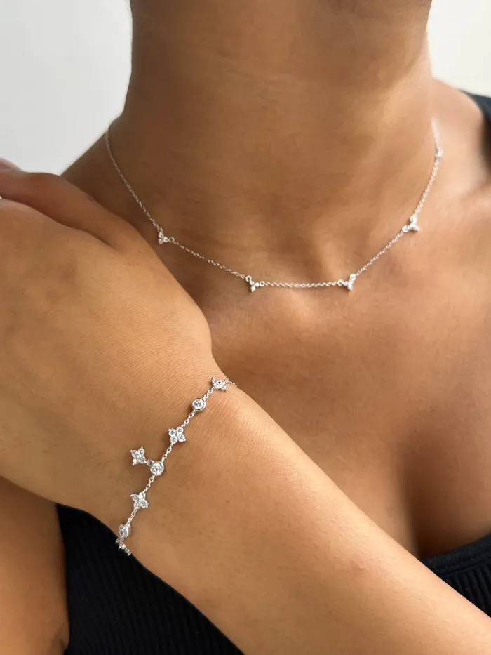 Necklaces Seola Jewelry Dainty Clover Necklace and Bracelet GIFT SET