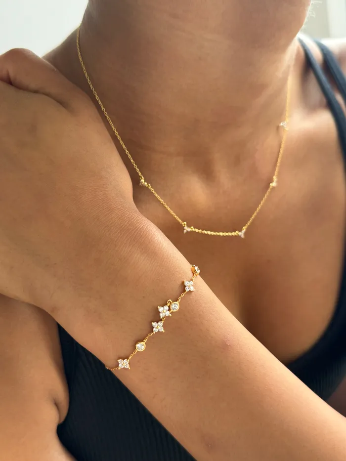 Necklaces Seola Jewelry Dainty Clover Necklace and Bracelet GIFT SET