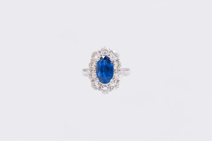 Rings Royal Blue Oval Natural Sapphire and Diamond Ring Crown Jewels Coin Rings Royal Blue Oval Natural Sapphire and Diamond Ring Crown Jewels Coin