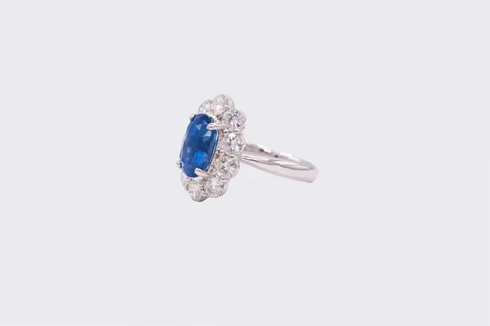 Rings Royal Blue Oval Natural Sapphire and Diamond Ring Crown Jewels Coin