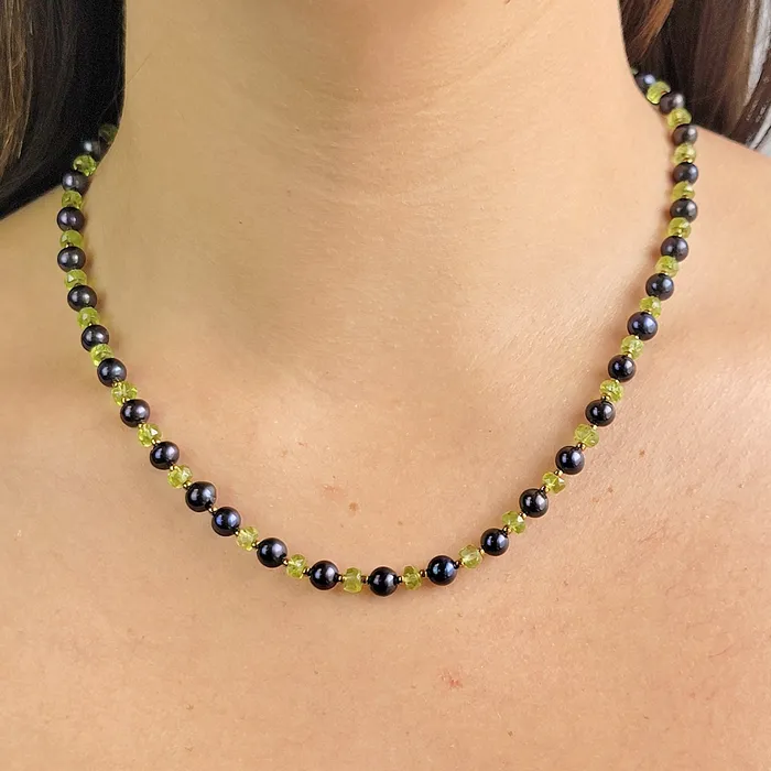 Uniquelan Jewelry Pearl and Peridot Necklace Necklaces