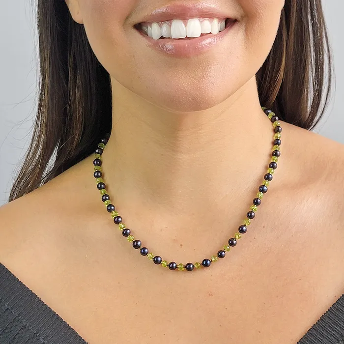 Uniquelan Jewelry Pearl and Peridot Necklace Necklaces